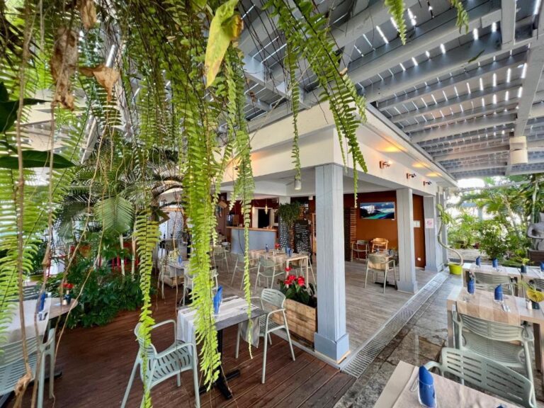 Plage Trou aux Biches Le Grand Bleu transcontinents